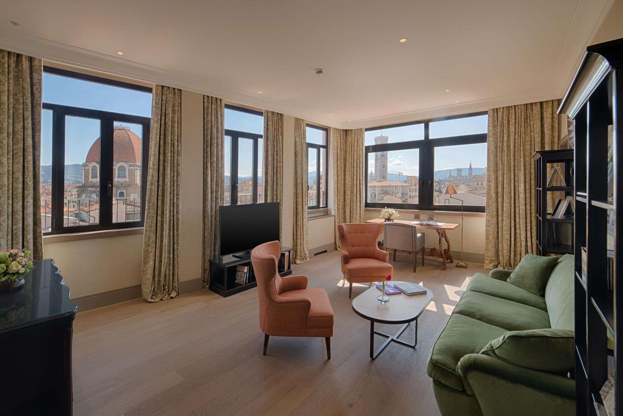 Nh 컬렉션 플로렌스 팔라조 가디 호텔 피렌체 외부 사진 A living room in a typical apartment