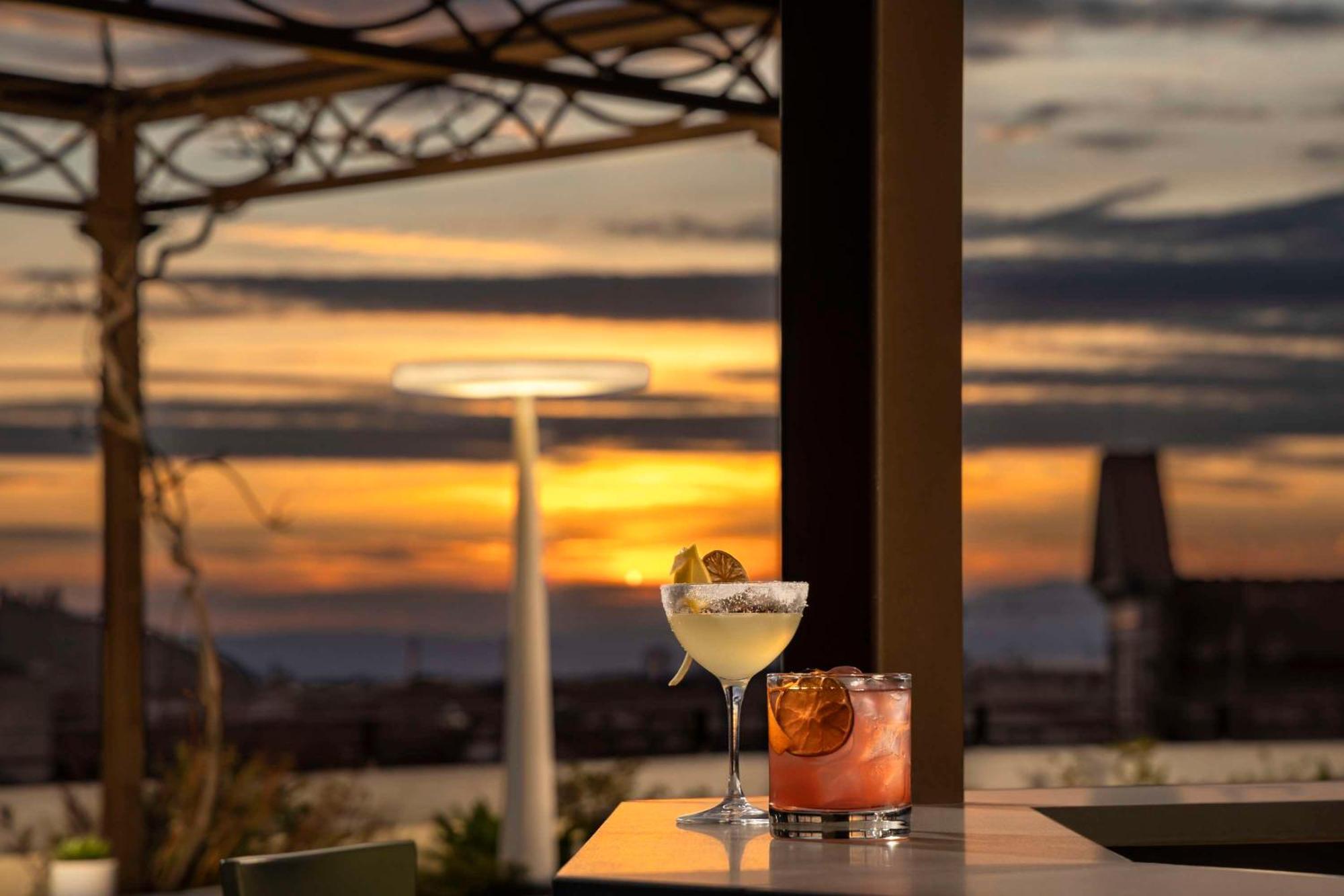 Nh 컬렉션 플로렌스 팔라조 가디 호텔 피렌체 외부 사진 Sunset at the Sky Bar