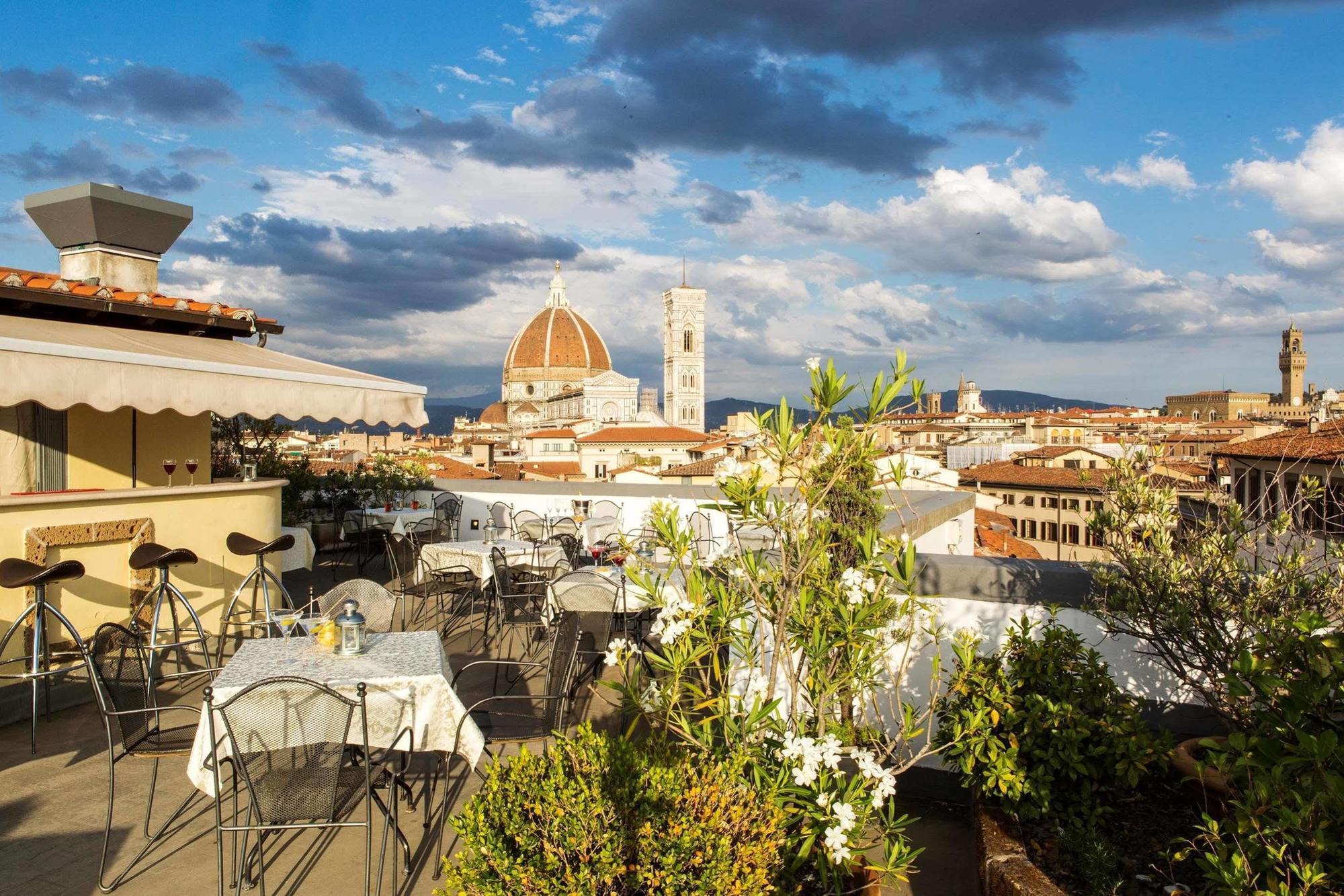 Nh 컬렉션 플로렌스 팔라조 가디 호텔 피렌체 외부 사진 View of the city of Florence from the hotel's terrace